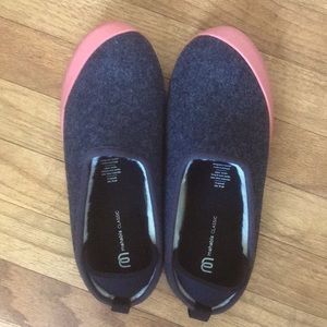 Gray with coral pink mahabis classic slipper